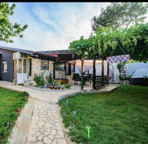 Holiday home Dani